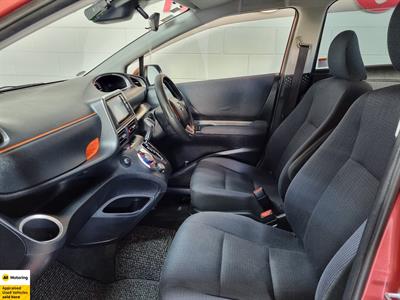 2016 Toyota Sienta - Thumbnail