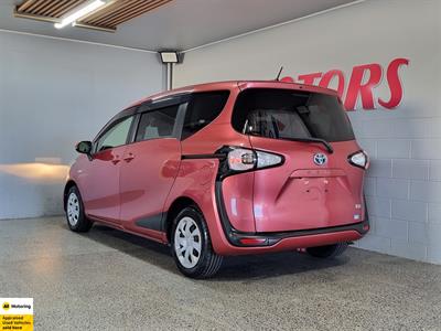 2016 Toyota Sienta - Thumbnail