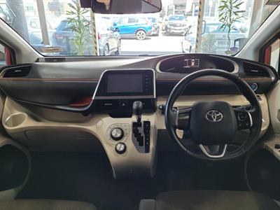 2015 Toyota Sienta - Thumbnail