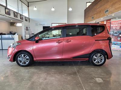 2015 Toyota Sienta - Thumbnail