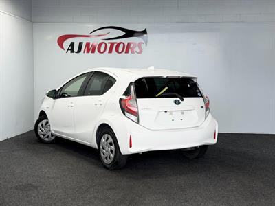 2017 Toyota Aqua - Thumbnail