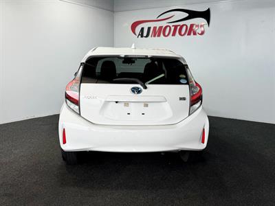 2017 Toyota Aqua - Thumbnail