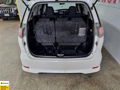 2015 Toyota Estima - Thumbnail