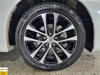 2015 Toyota Estima - Thumbnail