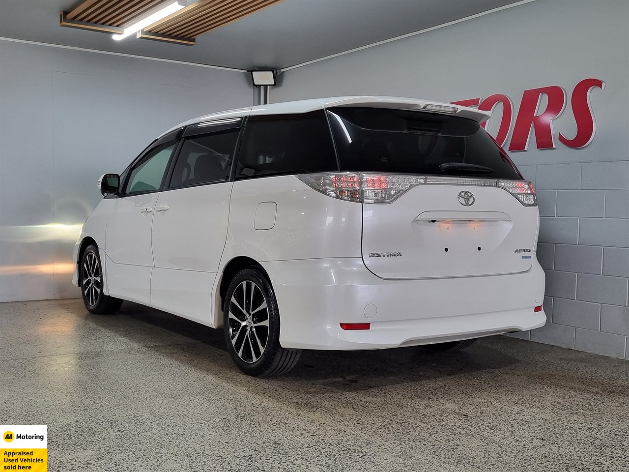2015 Toyota Estima