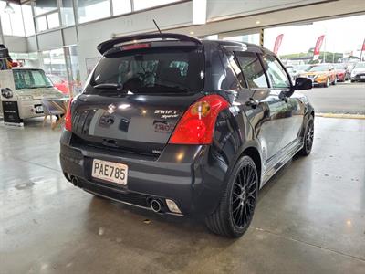 2010 Suzuki Swift - Thumbnail