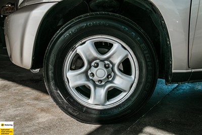 2005 Toyota RAV4 - Thumbnail