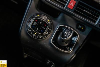 2014 Toyota Noah - Thumbnail