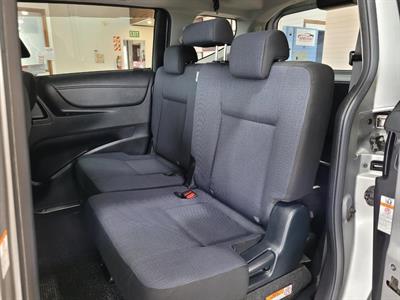 2017 Toyota Sienta - Thumbnail