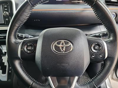 2017 Toyota Sienta - Thumbnail