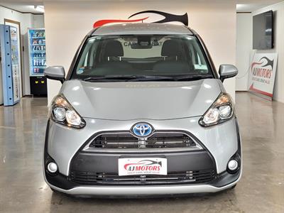 2017 Toyota Sienta - Thumbnail