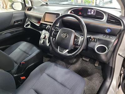 2017 Toyota Sienta - Thumbnail