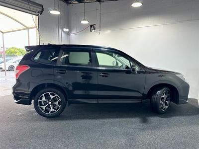 2015 Subaru Forester - Thumbnail