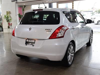 2014 Suzuki Swift - Thumbnail