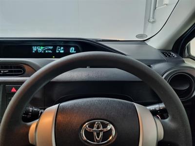 2014 Toyota Aqua - Thumbnail