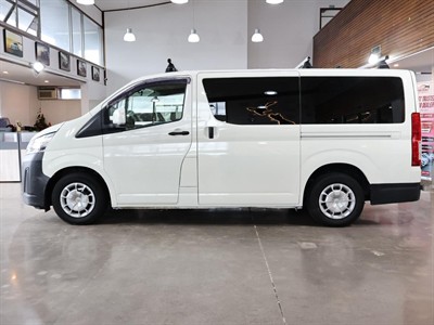 2019 Toyota Hiace - Thumbnail