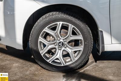 2013 Mitsubishi Outlander - Thumbnail