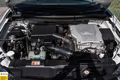 2013 Mitsubishi Outlander - Thumbnail