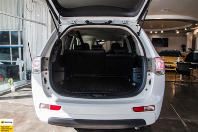 2013 Mitsubishi Outlander - Thumbnail