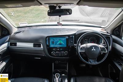 2013 Mitsubishi Outlander - Thumbnail