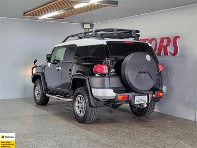 2012 Toyota FJ Cruiser - Thumbnail