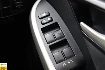2014 Toyota Prius - Thumbnail