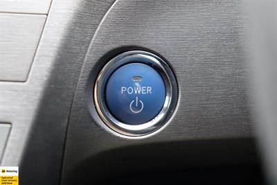 2014 Toyota Prius - Thumbnail