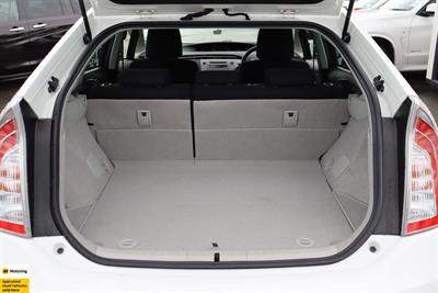 2014 Toyota Prius - Thumbnail