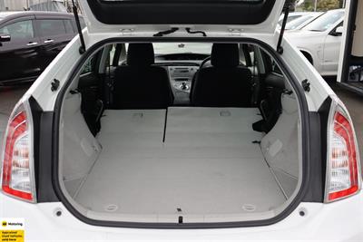 2014 Toyota Prius - Thumbnail