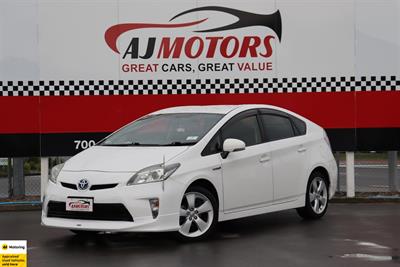 2014 Toyota Prius - Thumbnail