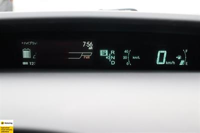2014 Toyota Prius - Thumbnail
