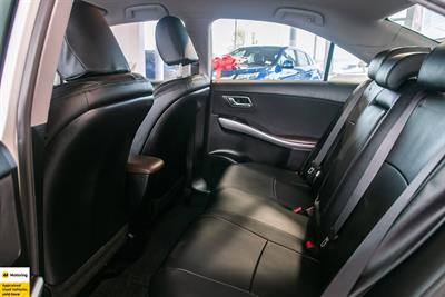 2014 Toyota Sai - Thumbnail
