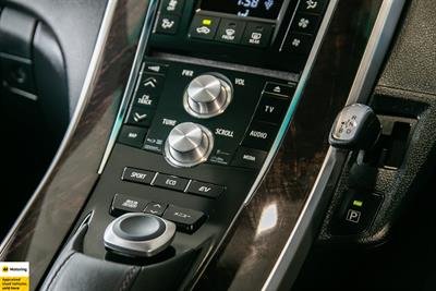2014 Toyota Sai - Thumbnail