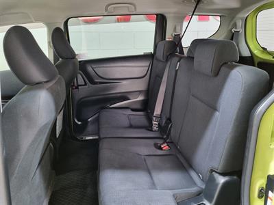 2016 Toyota Sienta - Thumbnail