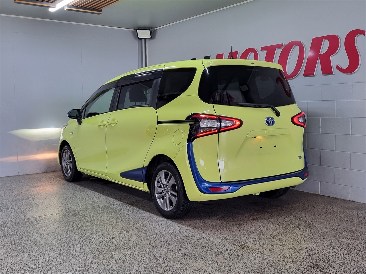 2016 Toyota Sienta