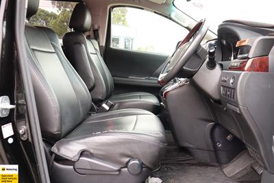2012 Toyota Vellfire - Thumbnail