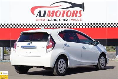 2017 Toyota Aqua - Thumbnail