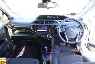 2017 Toyota Aqua - Thumbnail