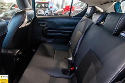 2014 Toyota Aqua - Thumbnail