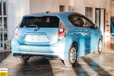 2014 Toyota Aqua - Thumbnail