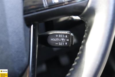 2019 Toyota Prius - Thumbnail