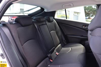 2019 Toyota Prius - Thumbnail