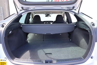 2019 Toyota Prius - Thumbnail
