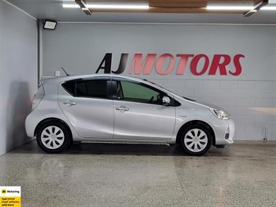 2014 Toyota Aqua - Thumbnail