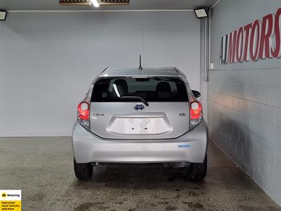 2014 Toyota Aqua - Thumbnail