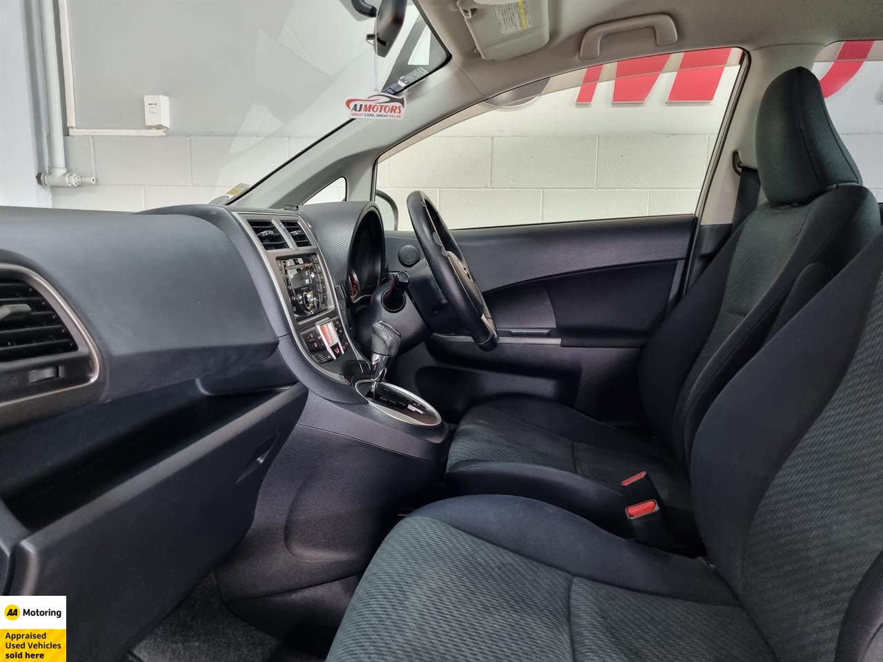 2012 Toyota Ractis