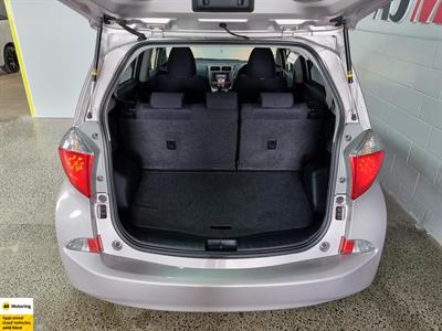 2012 Toyota Ractis - Thumbnail