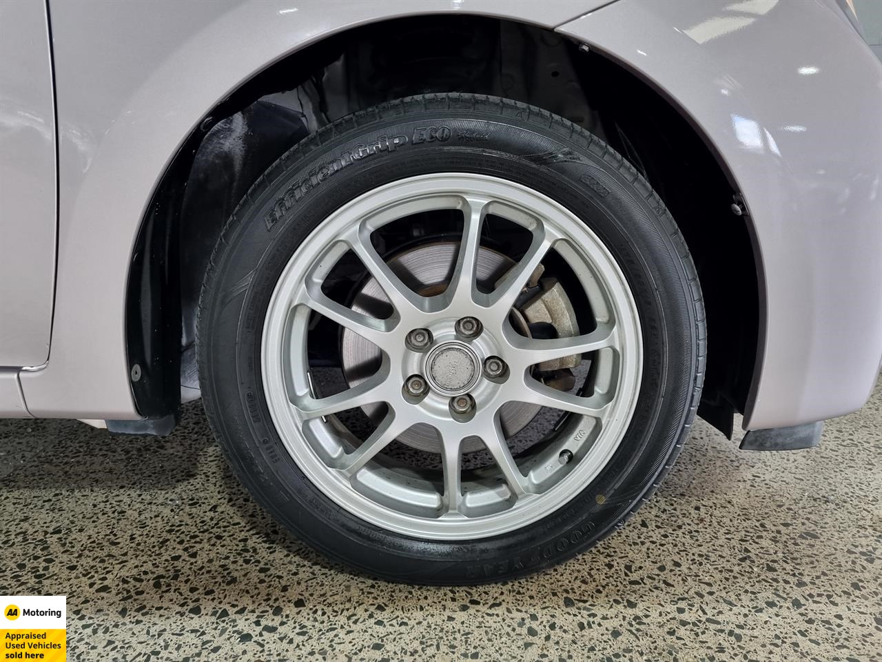 2012 Toyota Ractis