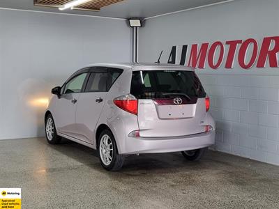 2012 Toyota Ractis - Thumbnail