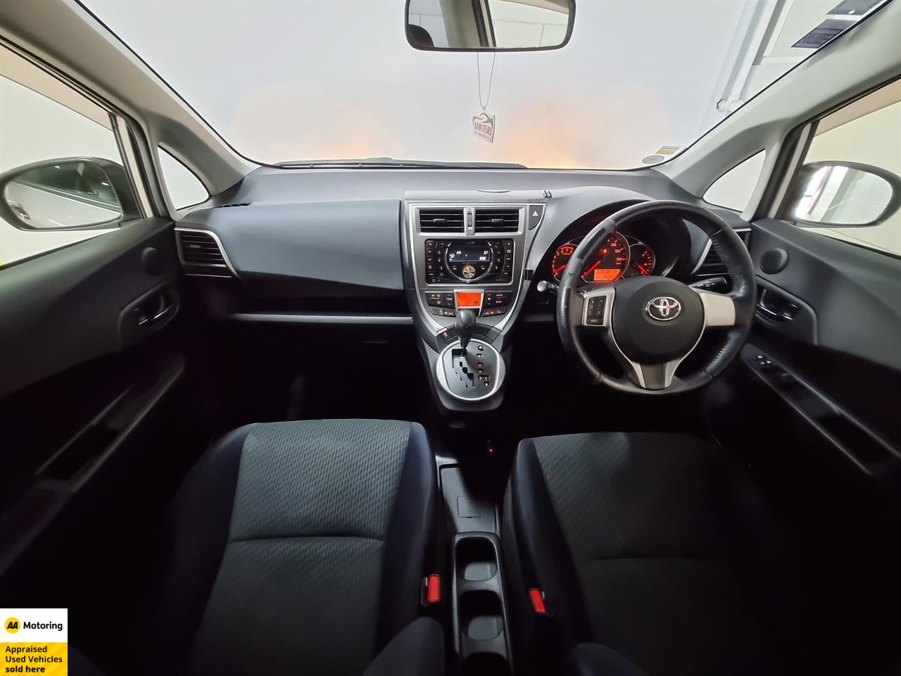 2012 Toyota Ractis